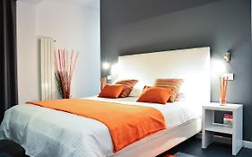 Living Aparthotel
